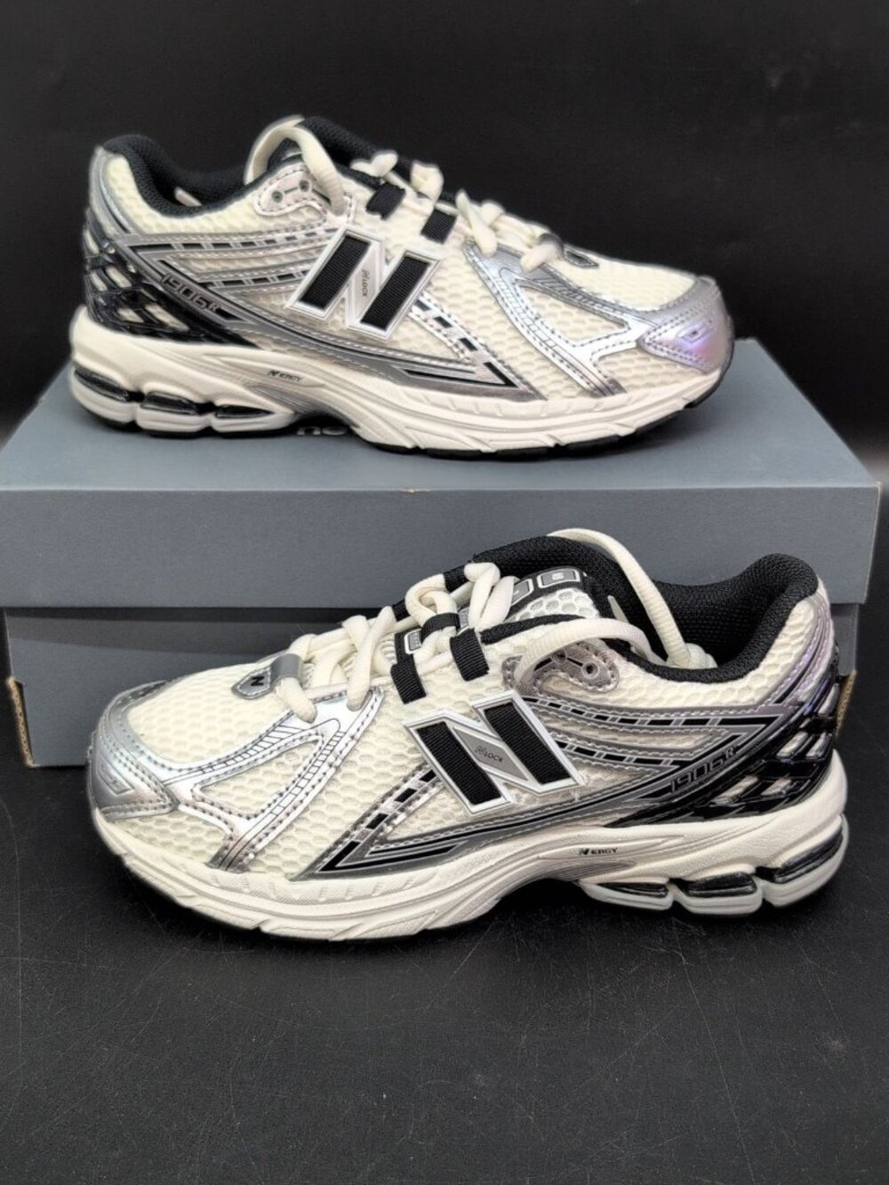 New Balance 1906 Sneakers Casual Big Kids Shoes US 5 Grey Black GC1906ER